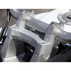 HeliBars Tour Performance Handlebar Riser For Yamaha Super Tenere (2012-2013) 17 HeliBars Tour Performance Handlebar Riser For Yamaha Super Tenere (2012-2013) -Givi Store helibars tour performance handlebar riser yamaha image10